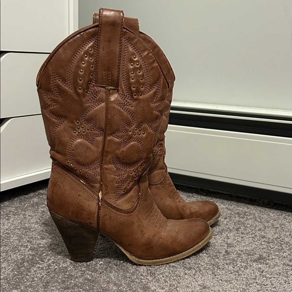 Sbicca Tan Heeled Boots